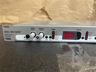 *VERY CLEAN*PEAVEY DDF2 MULTI EFFECTS PROCESSOR